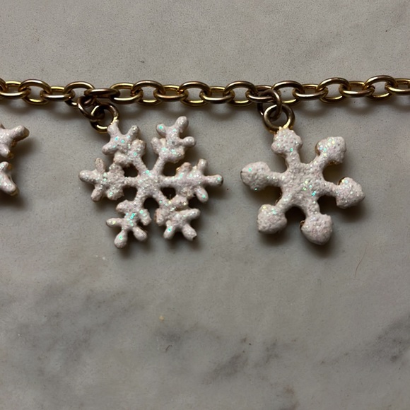 Last Chance! 🚨Snowflake ❄️ Charm Bracelet - Picture 2 of 2